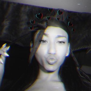 Meet your Posher, Ava